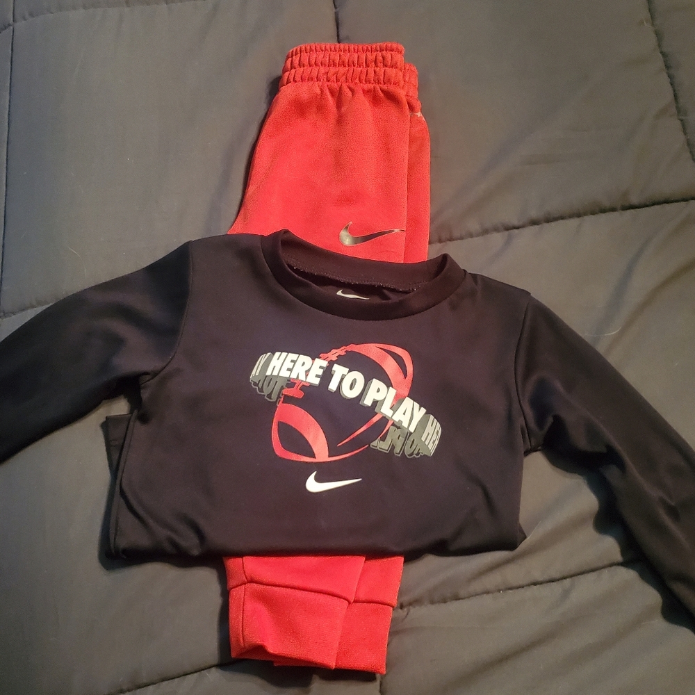 Boys Nike sweat and long sleeve set. Size 18m.